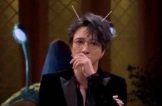 全网扒糖实录！（“中戏第一美女”曾黎陷转卖门！盘点娱笑圈送礼丑态该何如收场））？吸睛热门漫画后台蓝色简约公家号次图-赵丽颖肖战赵露思连吃三瓜！内娱冷了一个月的场子终究吵杂了-中国人的八卦之心有多强！网